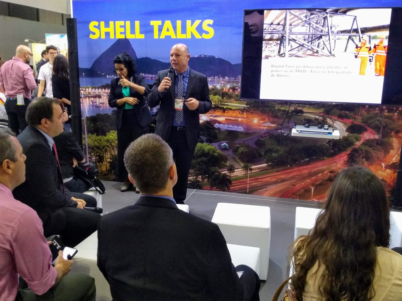 Duperron Marangon Ribeiro, CEO von PhDsoft, spricht bei den Shell Talks auf der Rio Oil & Gas 2018